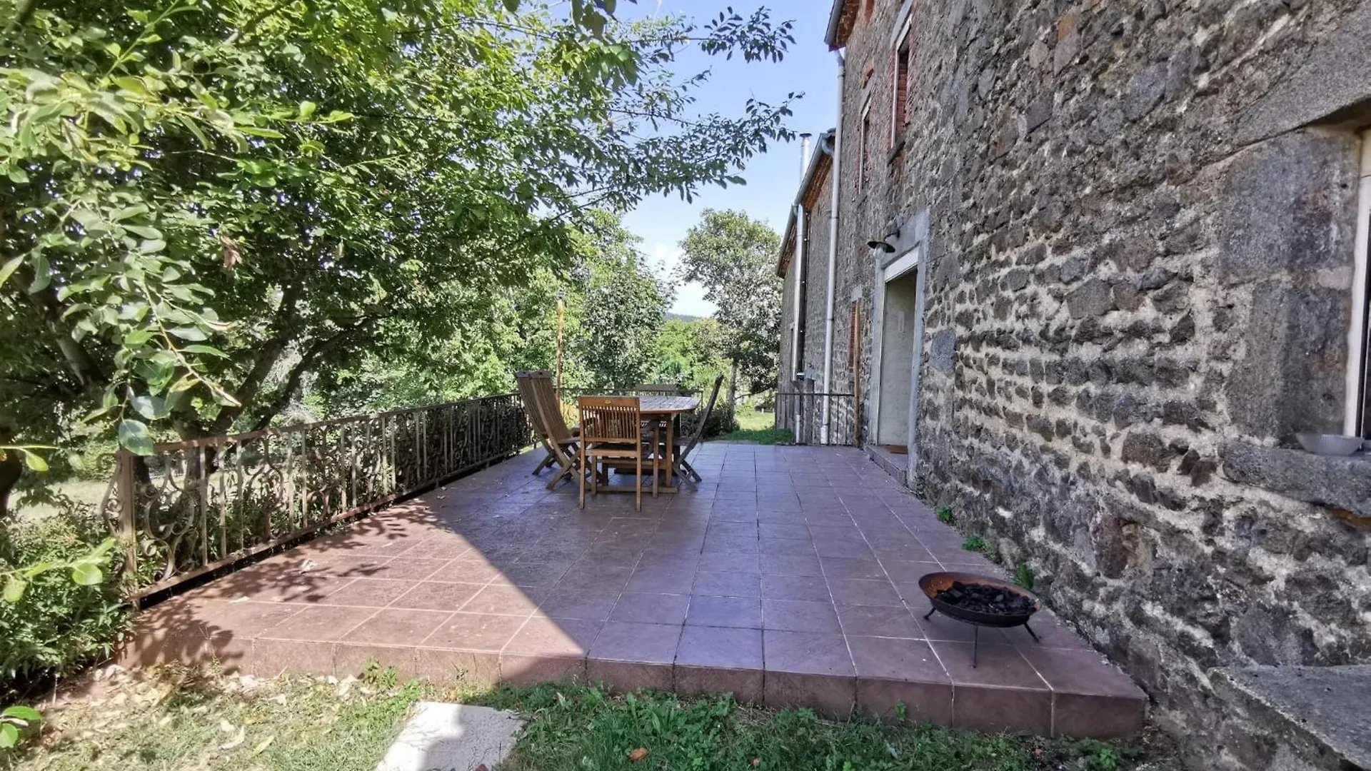 La Maisonnee Auvergnate Auzelles